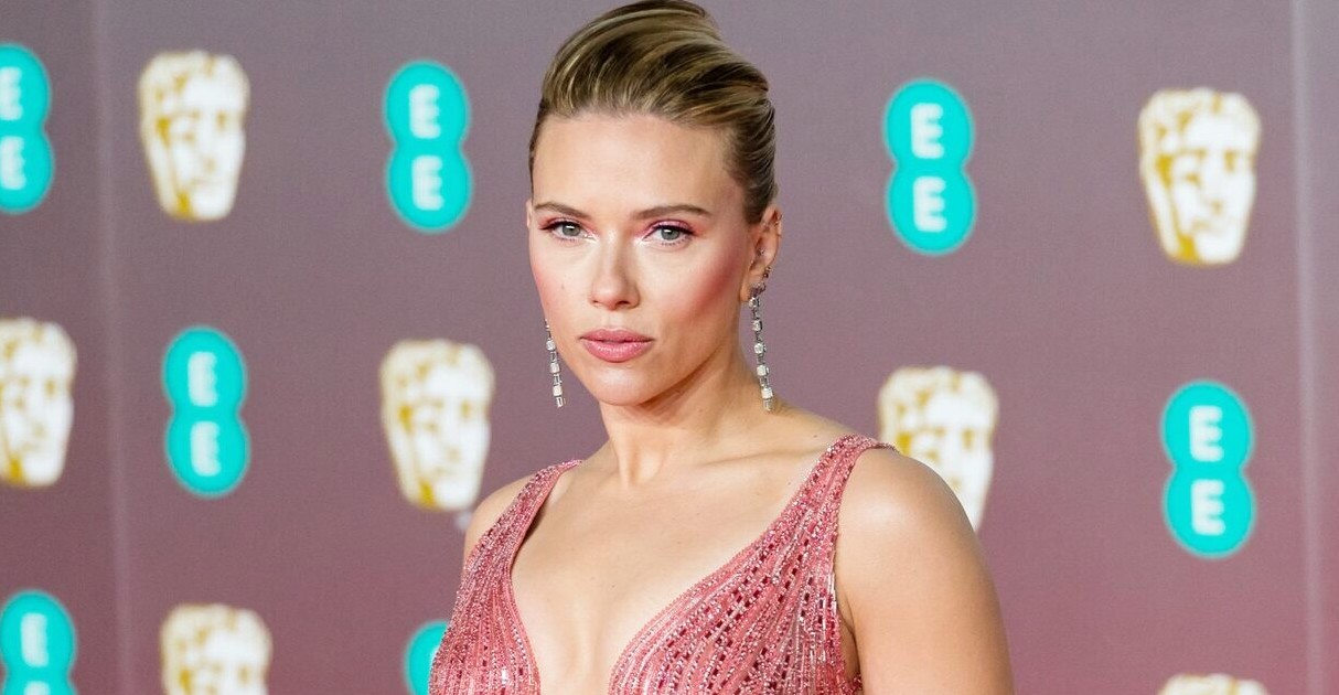 Scarlett Johansson Thumb