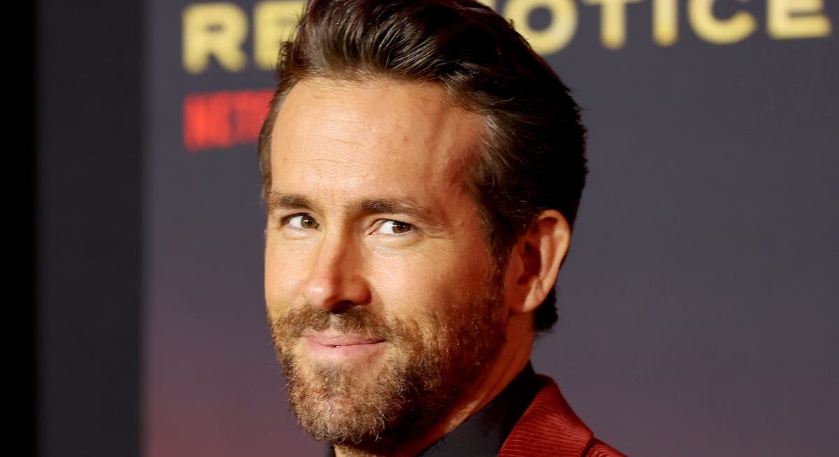 Ryan Reynolds Thumb